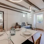 L'escale Bleue - For 2 To 4 People In The Heart Of Annecy