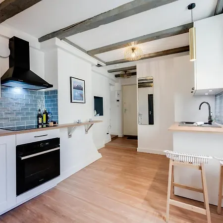L'escale Bleue - For 2 To 4 People In The Heart Of