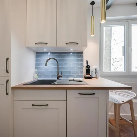 L'escale Bleue - For 2 To 4 People In The Heart Of