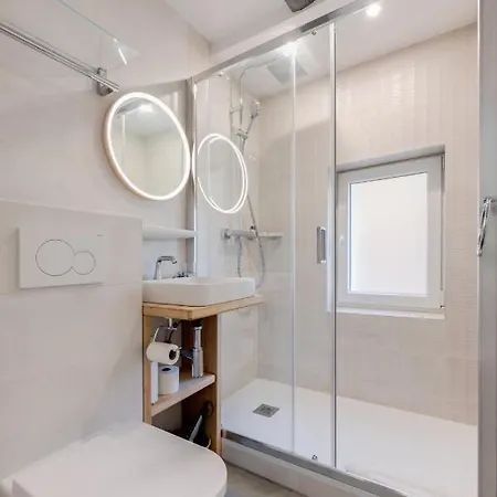 L'escale Bleue - For 2 To 4 People In The Heart Of *